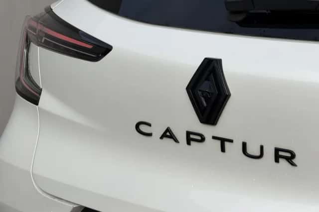 Renault Captur (2024) thumbnail 39