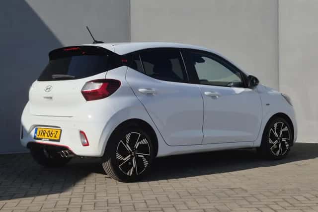 Hyundai i10 (2023) thumbnail 3