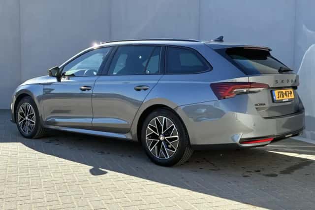 Škoda Octavia (2024) thumbnail 13