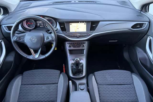 Opel Astra Sports Tourer (2020) thumbnail 2