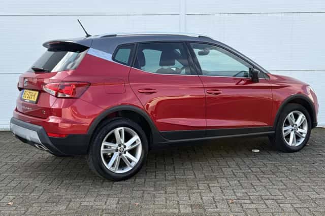 SEAT Arona (2018) thumbnail 3