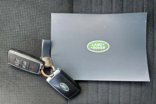 Land Rover Discovery Sport (2021) thumbnail 4