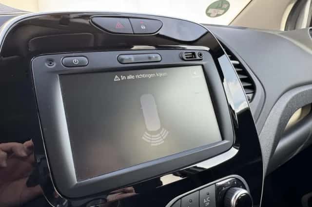 Renault Captur (2019) thumbnail 35