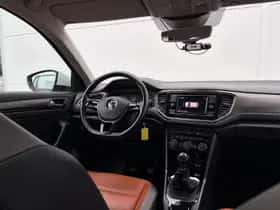 Volkswagen T-Roc (2019) thumbnail 9