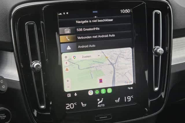 Volvo XC40 (2023) thumbnail 6