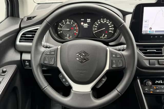 Suzuki S-Cross (2025) thumbnail 15