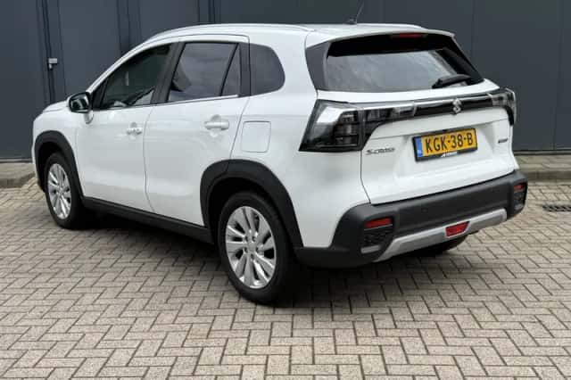 Suzuki S-Cross (2025) thumbnail 16