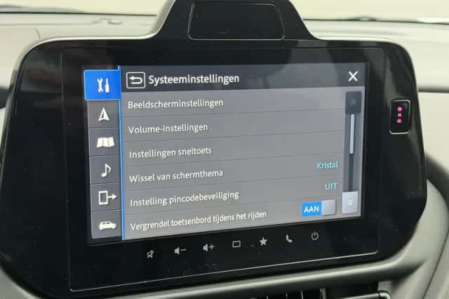 Suzuki S-Cross (2025) thumbnail 28