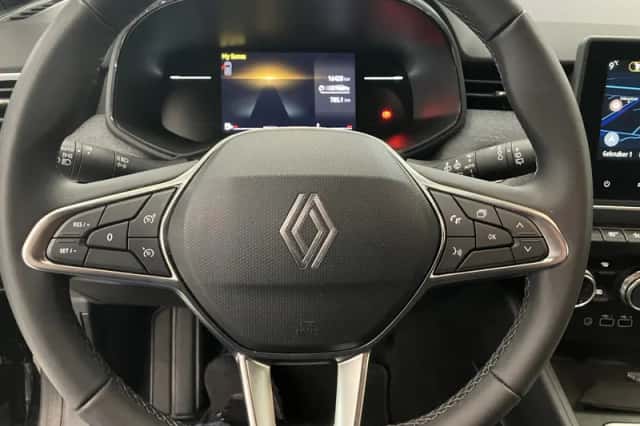 Renault Clio (2025) thumbnail 2