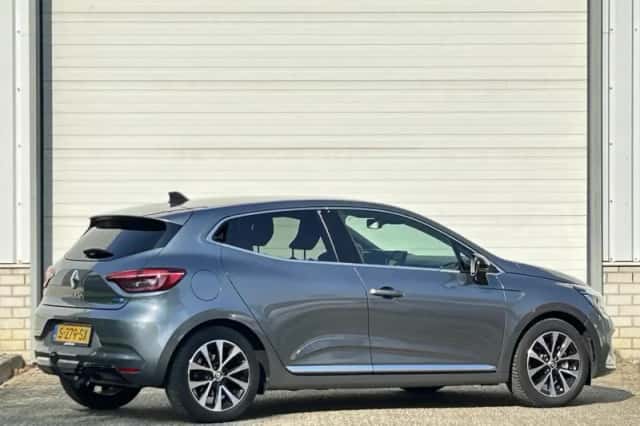 Renault Clio (2023) thumbnail 3