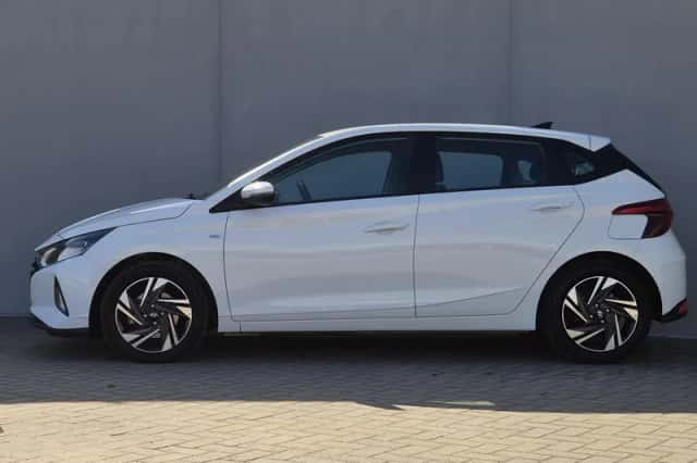 Hyundai i20 (2022) thumbnail 9
