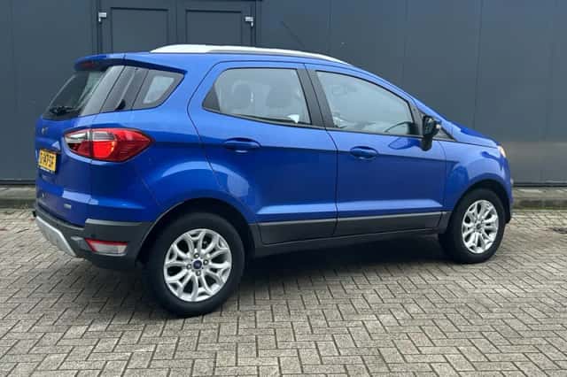 Ford EcoSport (2017) thumbnail 3
