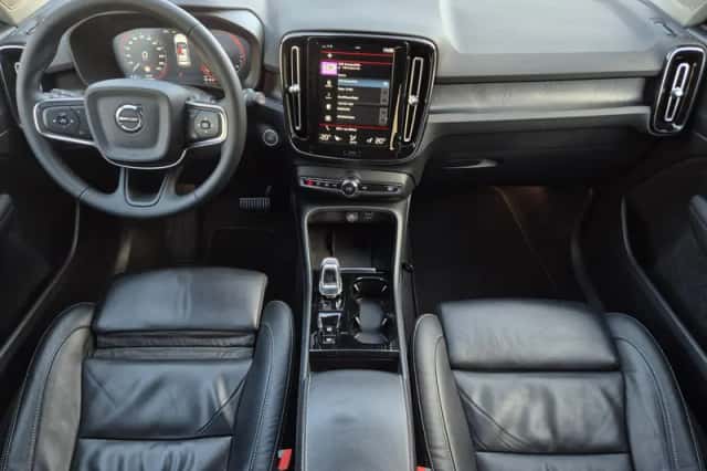 Volvo XC40 (2022) thumbnail 2
