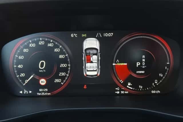 Volvo XC40 (2022) thumbnail 15