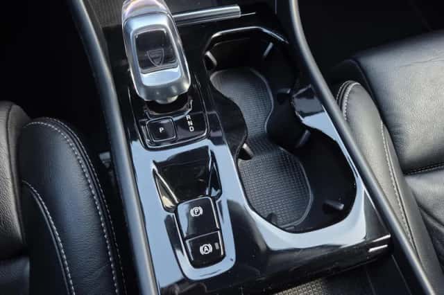 Volvo XC40 (2022) thumbnail 16
