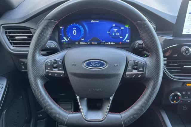 Ford Kuga (2023) thumbnail 12