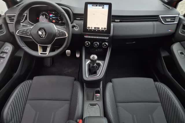 Renault Clio (2024) thumbnail 2