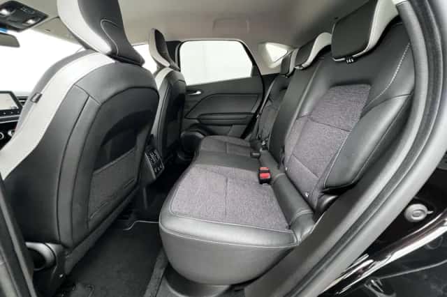 Renault Captur (2023) thumbnail 5