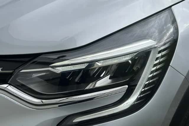 Renault Captur (2021) thumbnail 33