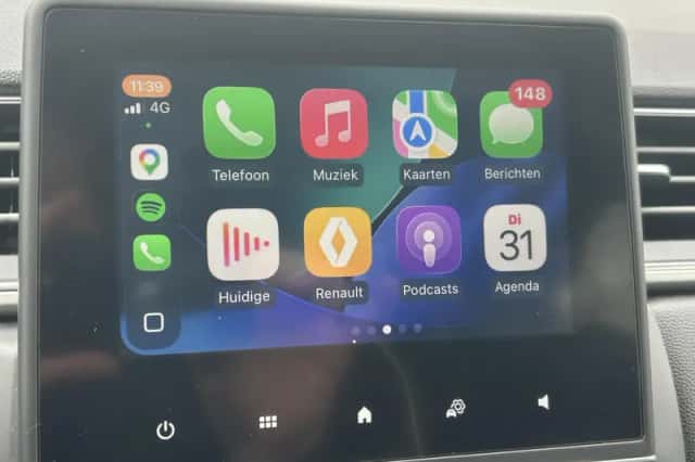 Renault Captur (2021) thumbnail 6