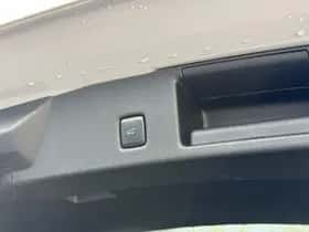 Ford Kuga (2024) thumbnail 39