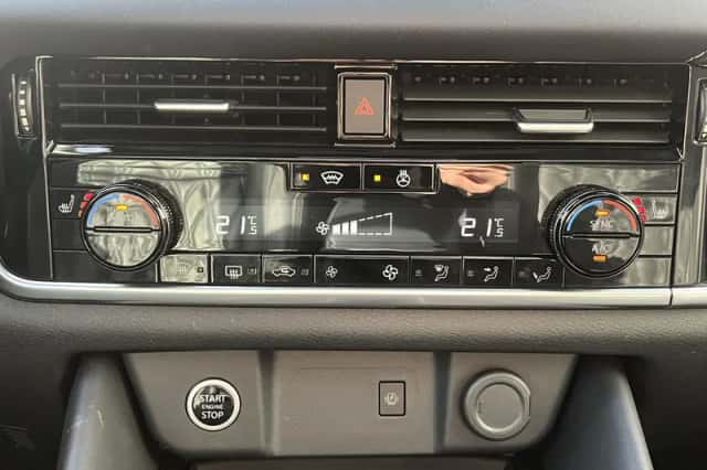 Nissan Qashqai (2023) thumbnail 4