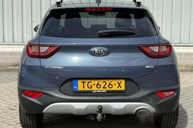 Kia Stonic (2018) thumbnail 28
