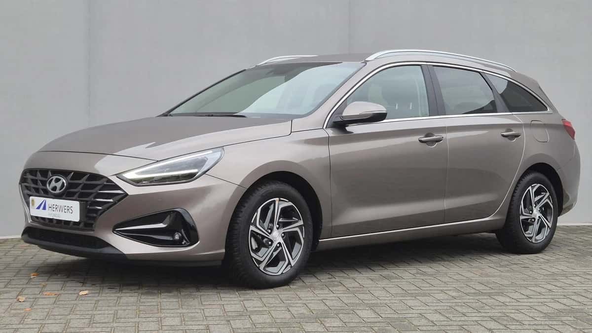 Hyundai i30 (2024) — foto 1