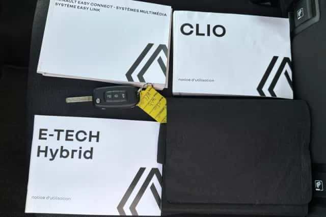 Renault Clio (2022) thumbnail 5