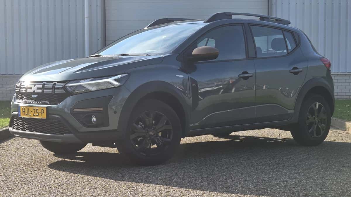 Dacia Sandero Stepway (2025) — foto 1