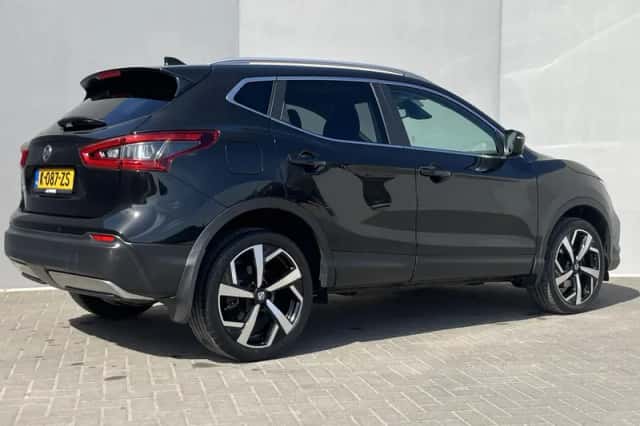 Nissan Qashqai (2019) thumbnail 3