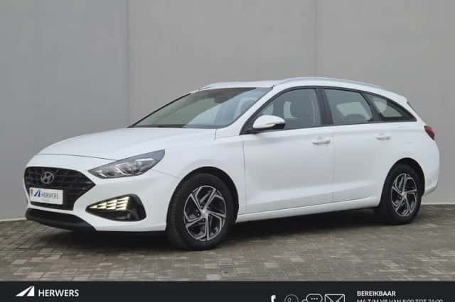Hyundai i30 (2021) thumbnail 1
