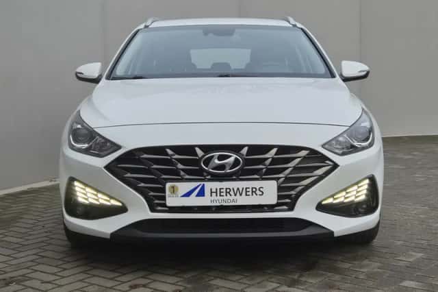 Hyundai i30 (2021) thumbnail 32