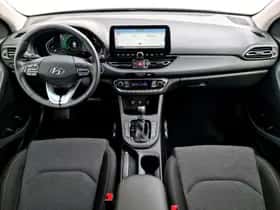 Hyundai i30 (2023) thumbnail 2