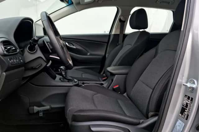 Hyundai i30 (2023) thumbnail 5