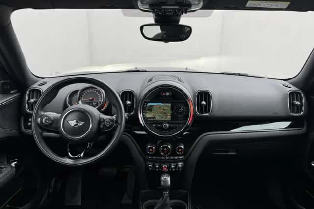 MINI Countryman (2017) thumbnail 2