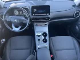Hyundai Kona (2023) thumbnail 5