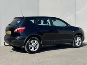 Nissan Qashqai (2010) thumbnail 6