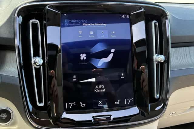 Volvo XC40 (2020) thumbnail 32