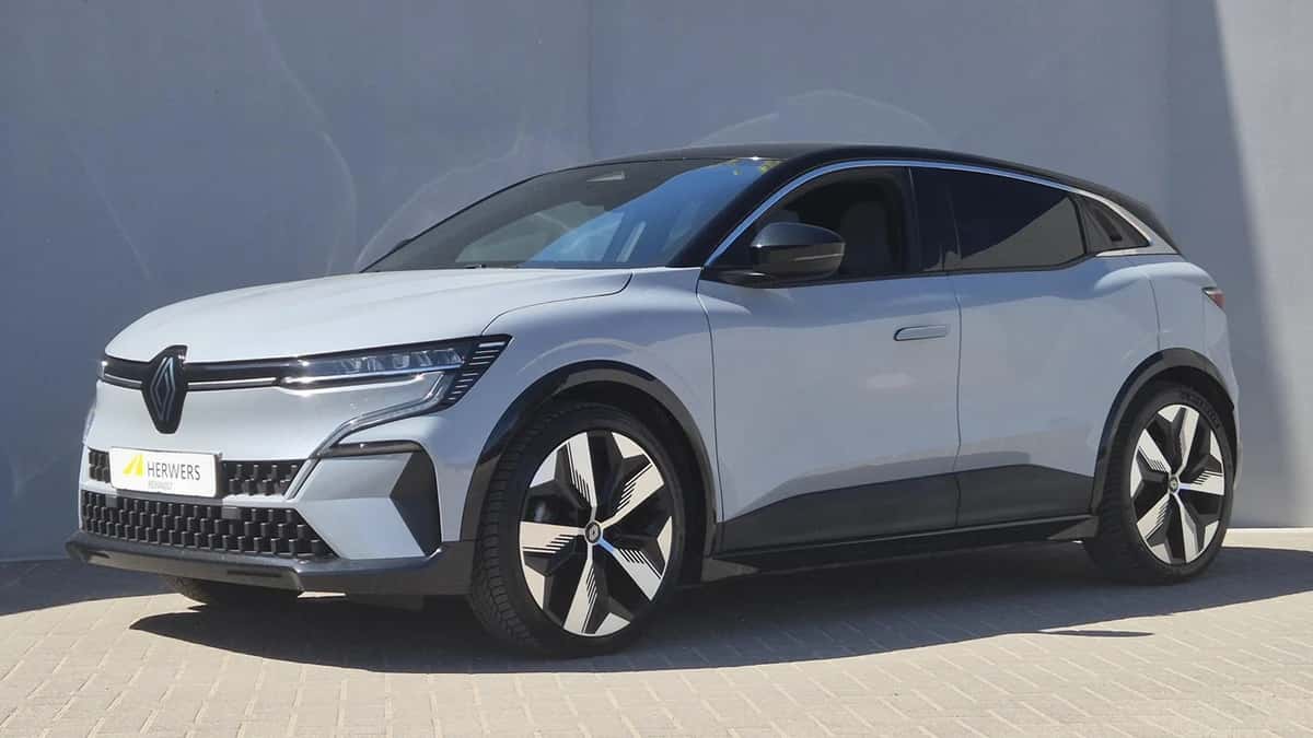 Renault Mégane E-Tech (2024) — foto 1