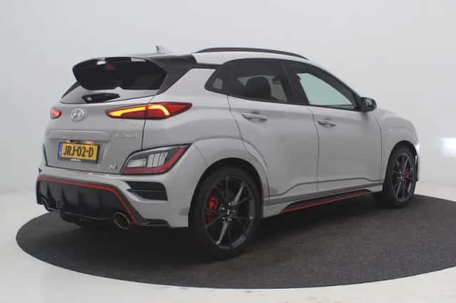 Hyundai Kona (2022) thumbnail 3