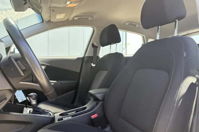 Hyundai Kona (2022) thumbnail 5