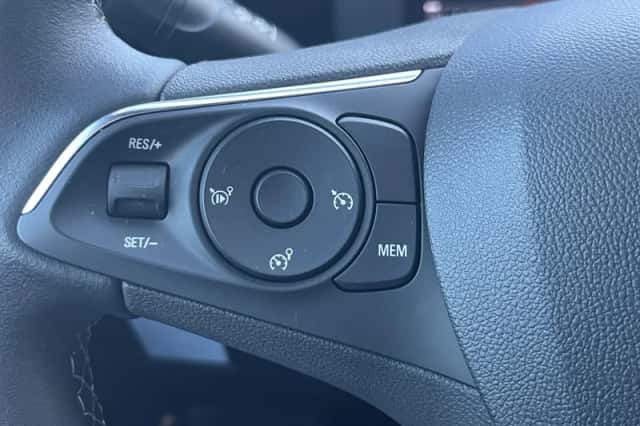 Opel Mokka (2023) thumbnail 12