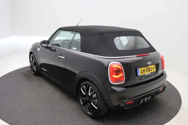 MINI Cabrio (2018) thumbnail 31
