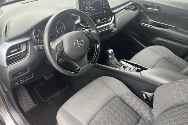 Toyota C-HR (2021) thumbnail 19