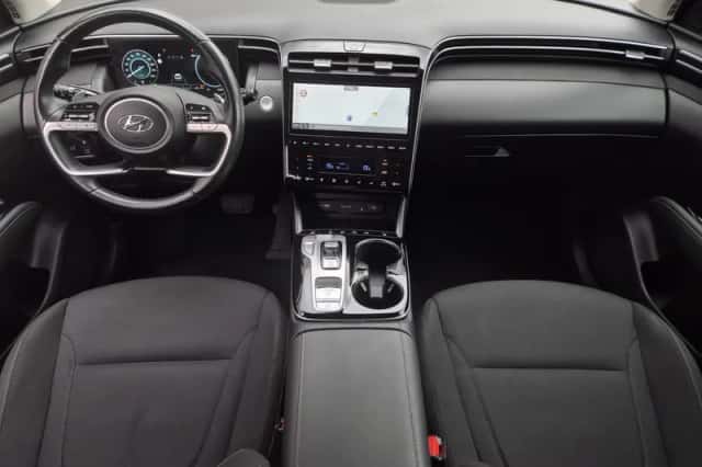 Hyundai Tucson (2022) thumbnail 2