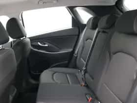 Hyundai i30 (2019) thumbnail 8
