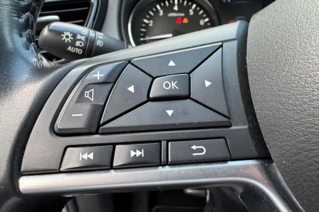 Nissan X-Trail (2021) thumbnail 4