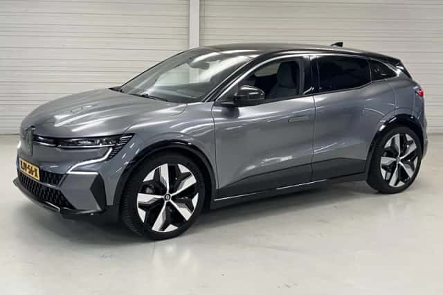 Renault Mégane E-Tech (2023) thumbnail 2