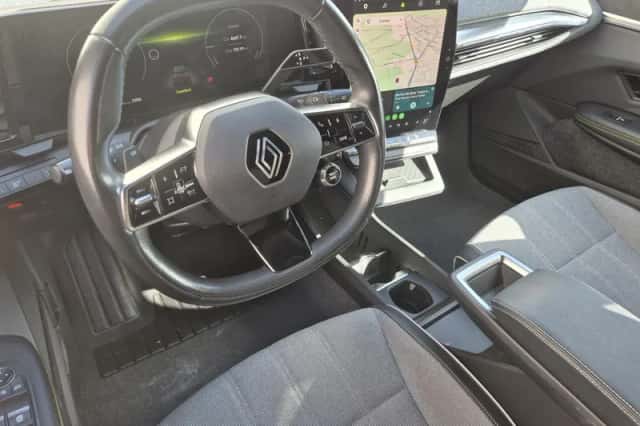 Renault Mégane E-Tech (2023) thumbnail 16